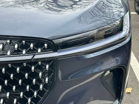 Used 2024 Lincoln Nautilus Reserve image 9