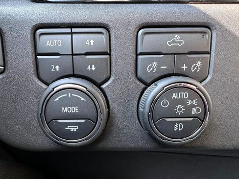 Used 2024 Chevrolet Silverado 1500 LT Trail Boss w/ Convenience Package II AWD/4WD image 16