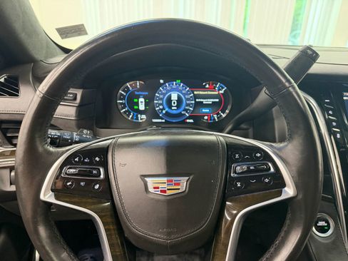 Used 2017 Cadillac Escalade ESV Platinum AWD/4WD image 27