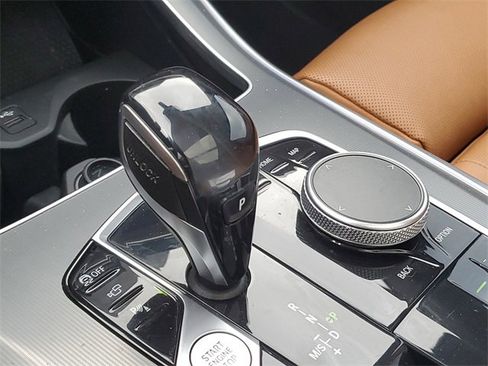 Used 2021 BMW X5 xDrive40i w/ M Sport Package image 23