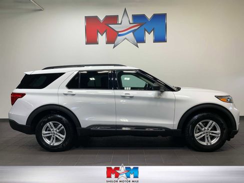 Used 2023 Ford Explorer XLT image 1