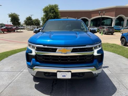 Used 2023 Chevrolet Silverado 1500 LT AWD/4WD image 2