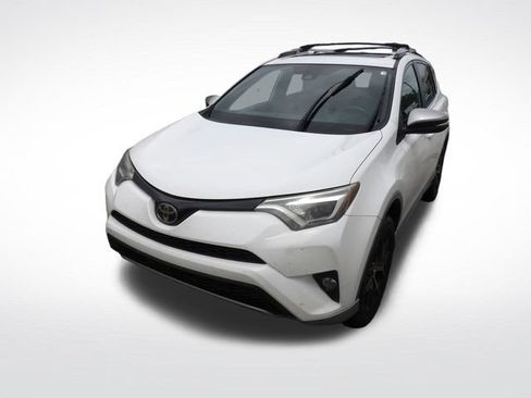 Used 2018 Toyota RAV4 SE w/ Power Extra Value Package AWD/4WD image 9
