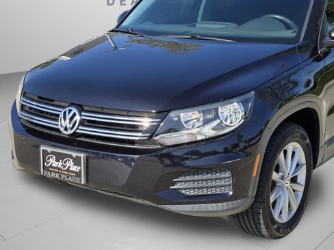 Used 2018 Volkswagen Tiguan Limited w/ Premium Package FWD image 31