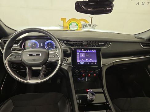 Used 2022 Jeep Grand Cherokee Altitude image 13