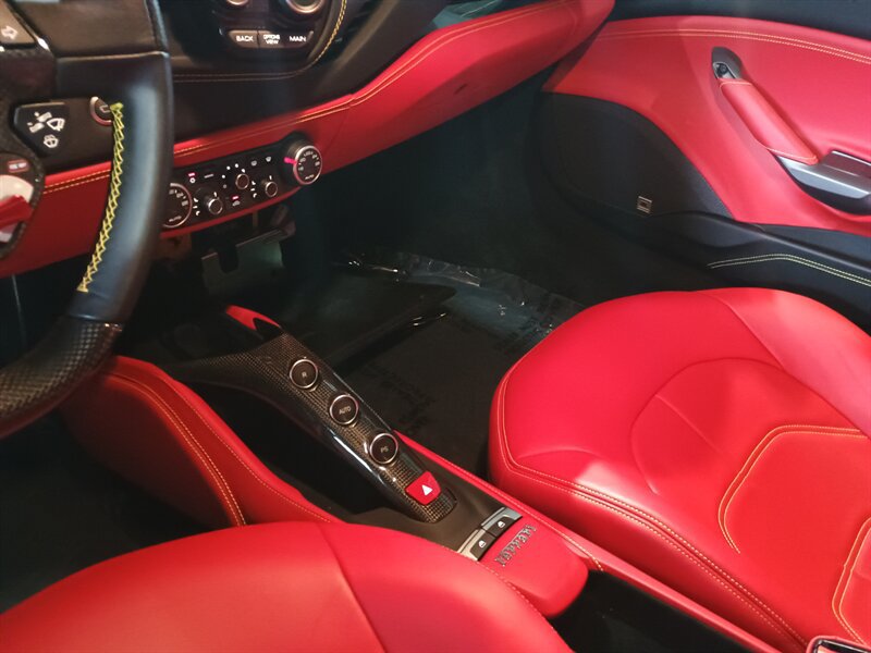 Used 2019 Ferrari 488 GTB RWD image 14