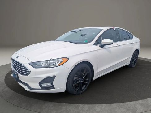 Used 2019 Ford Fusion SE w/ Equipment Group 151A image 1
