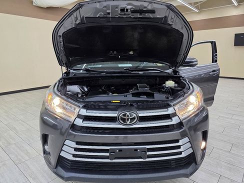 Used 2017 Toyota Highlander SE FWD image 47