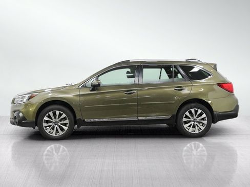 Used 2018 Subaru Outback 2.5i Touring AWD/4WD image 2