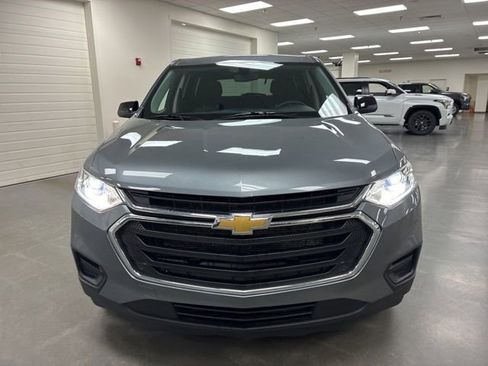 Used 2021 Chevrolet Traverse LS FWD image 2