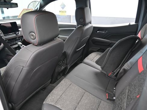 Used 2023 Chevrolet Colorado Z71 image 34