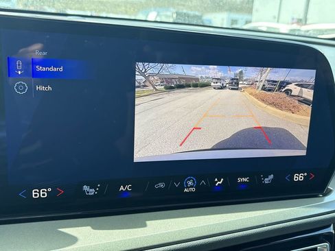 New 2026 Chevrolet Traverse LT image 16