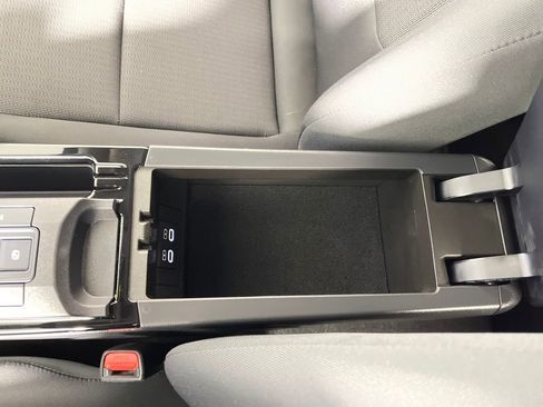 Certified 2025 Toyota Prius LE image 24