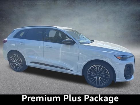 Certified 2025 Audi SQ5 Premium Plus w/ Premium Plus Package image 8