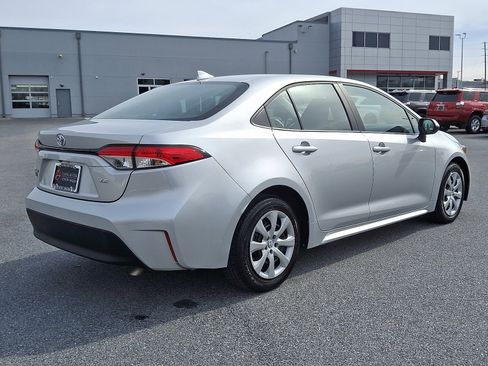 Used 2025 Toyota Corolla LE FWD image 7