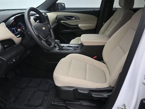 Used 2023 Chevrolet Traverse LS FWD image 15