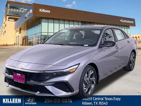 Used 2025 Hyundai Elantra Sport image 4