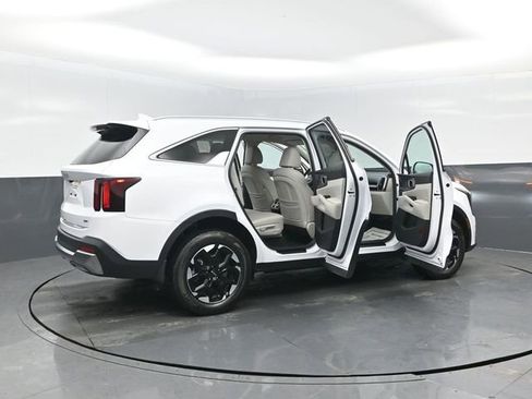 Used 2025 Kia Sorento S AWD/4WD image 27