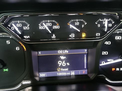 Used 2022 GMC Sierra 1500 Elevation w/ LPO, Elevation Black Package image 39