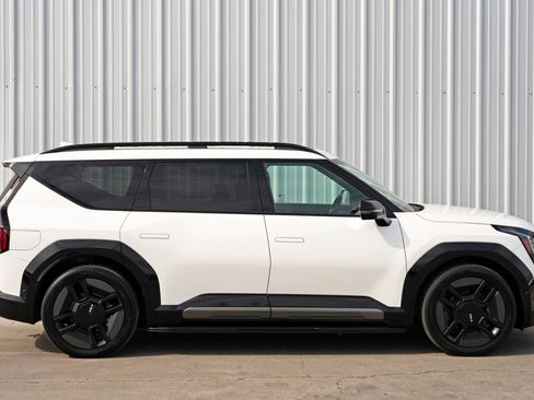 Used 2024 Kia EV9 GT-Line image 55