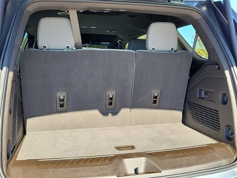 Used 2022 GMC Yukon SLT w/ SLT Luxury Package image 15