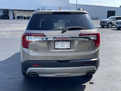 Used 2023 GMC Acadia SLE w/ Driver Convenience Package FWD image 4
