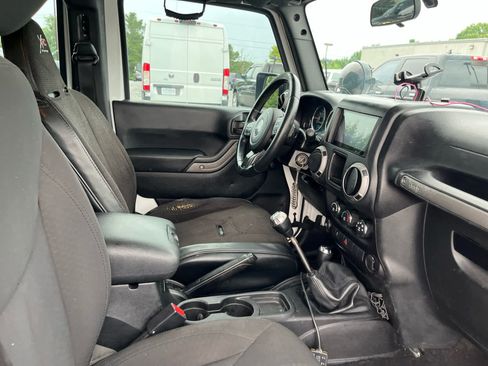 Used 2016 Jeep Wrangler Unlimited Sport w/ Max Tow Package AWD/4WD image 30