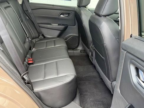 Used 2024 Nissan Rogue SV w/ SV Premium Package AWD/4WD image 13