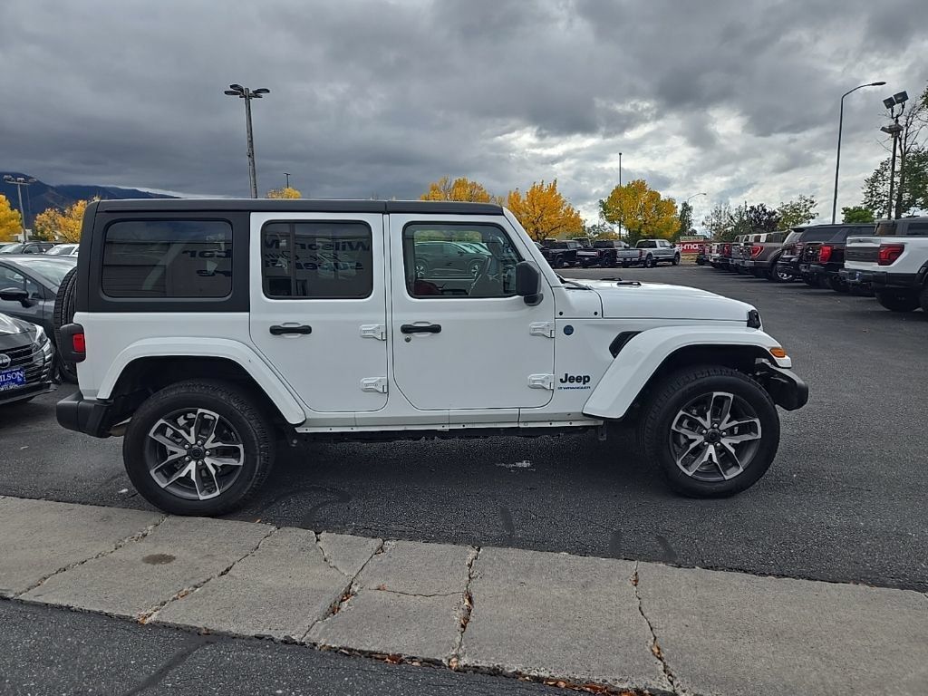 Used 2024 Jeep Wrangler Unlimited AWD/4WD image 5