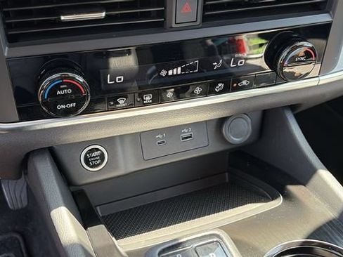 Certified 2023 Nissan Rogue SV AWD/4WD image 17