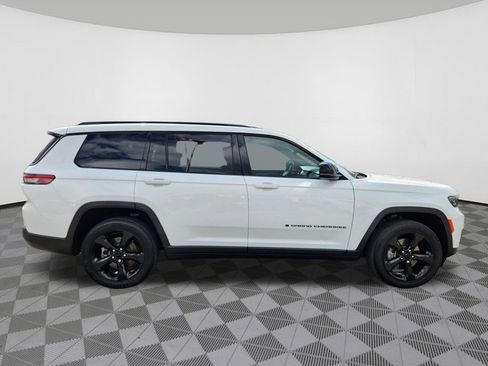 Used 2023 Jeep Grand Cherokee L Laredo AWD/4WD image 6