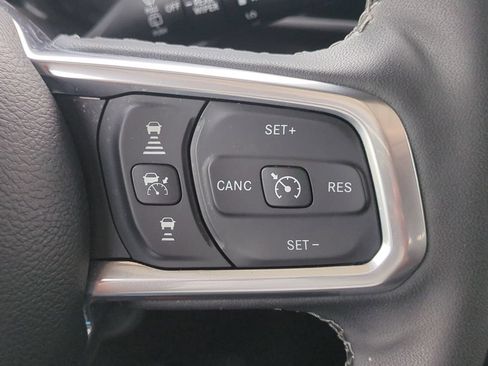 Used 2025 Jeep Wrangler Unlimited Sahara AWD/4WD image 27
