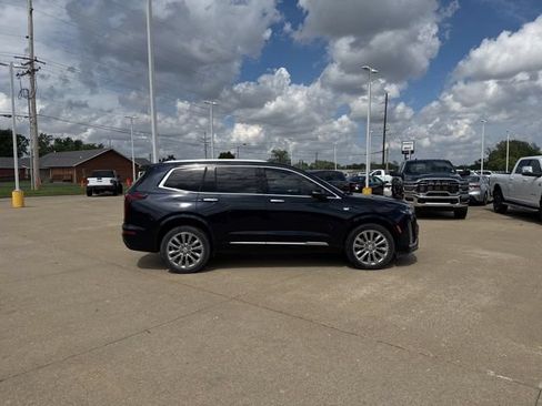 Used 2022 Cadillac XT6 Premium Luxury w/ Technology Package AWD/4WD image 8