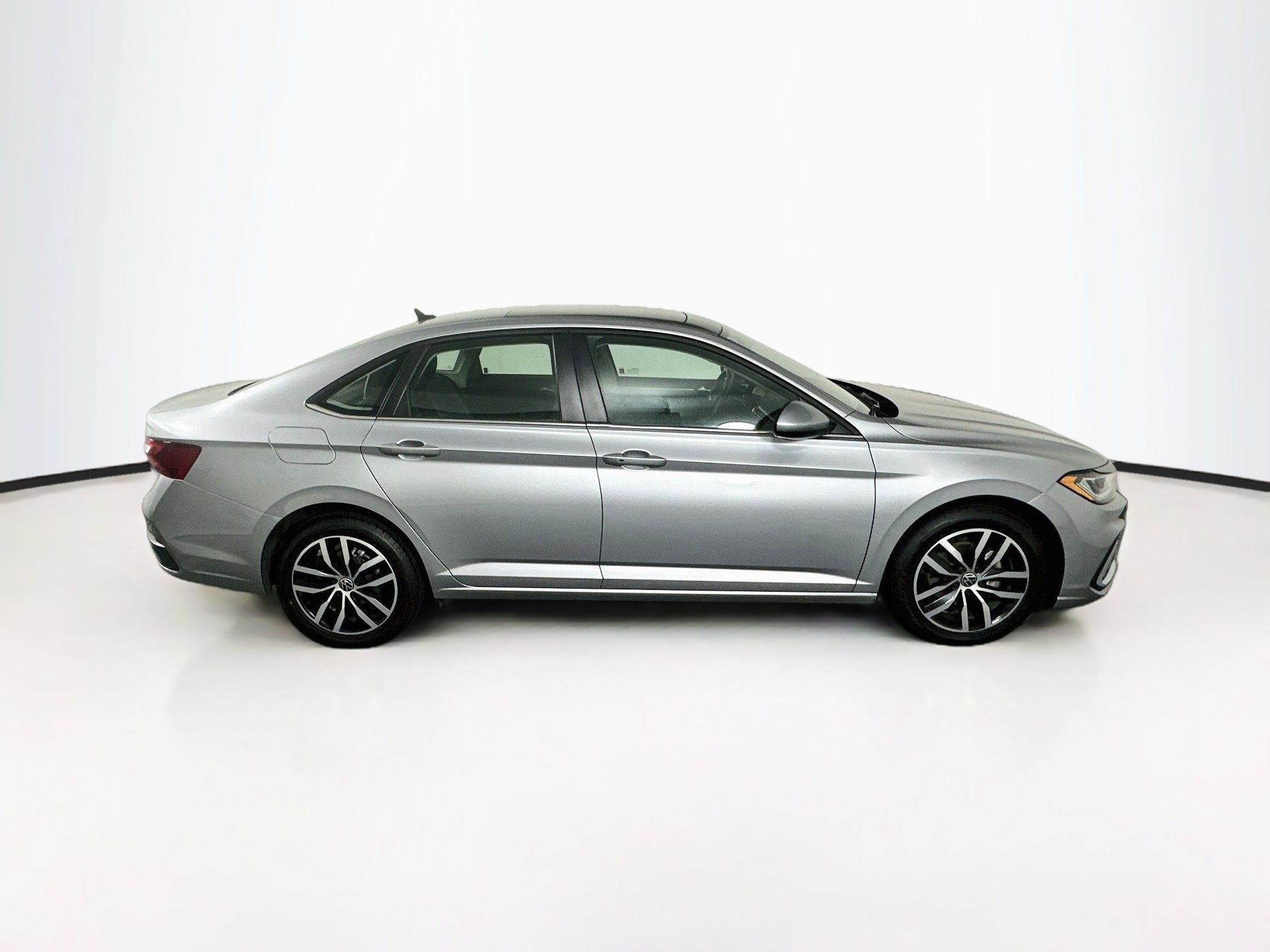 Used 2025 Volkswagen Jetta SE FWD image 10