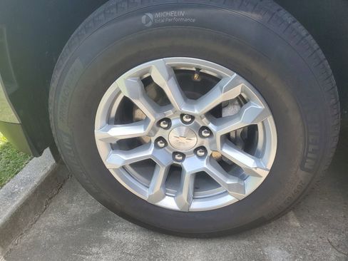 Used 2025 Chevrolet Tahoe LT AWD/4WD image 7