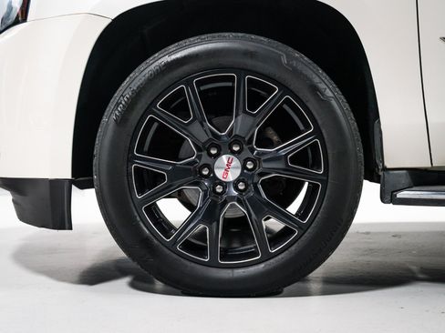 Used 2015 GMC Yukon XL SLT w/ Open Road Package AWD/4WD image 9
