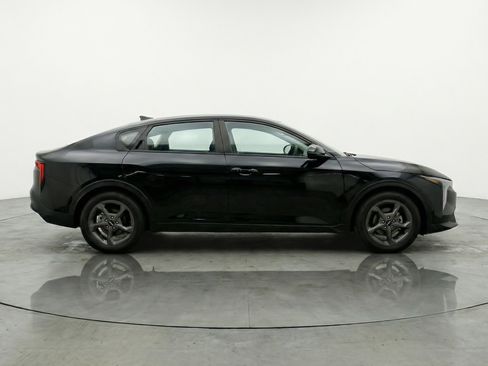 Used 2025 Kia K4 LXS image 11