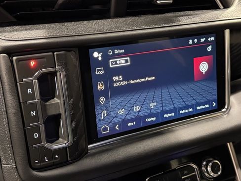 Used 2024 GMC Yukon Denali w/ Denali Reserve Package image 12