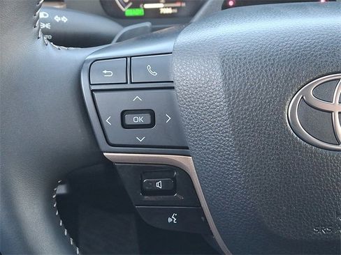 Used 2025 Toyota Crown Signia Limited image 21