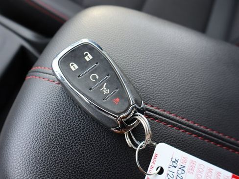 Used 2022 Chevrolet Equinox RS w/ Infotainment Package image 35