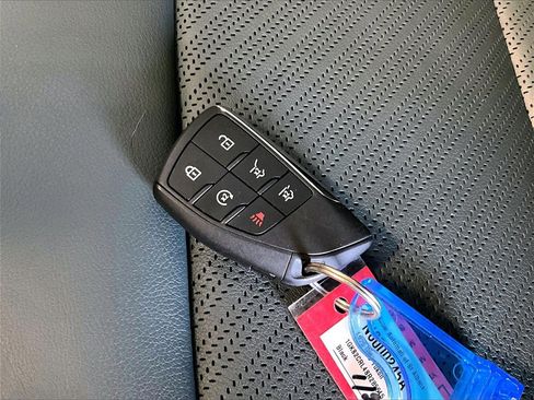 Used 2025 GMC Yukon AT4 w/ LPO, Floor Liner Package image 32