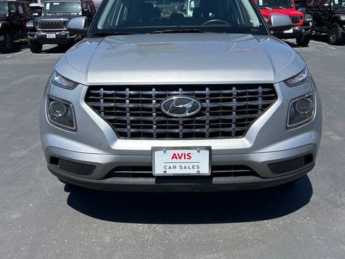 Used 2025 Hyundai Venue SEL image 7