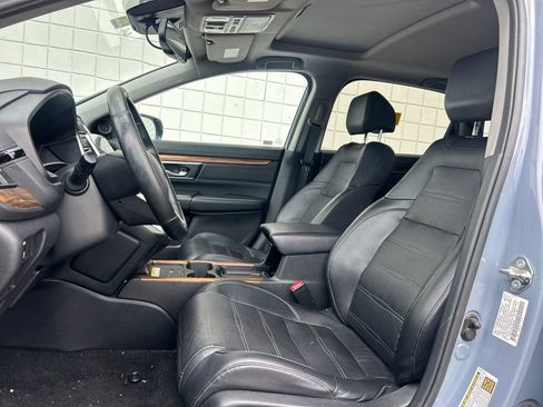 Used 2020 Honda CR-V Touring image 3