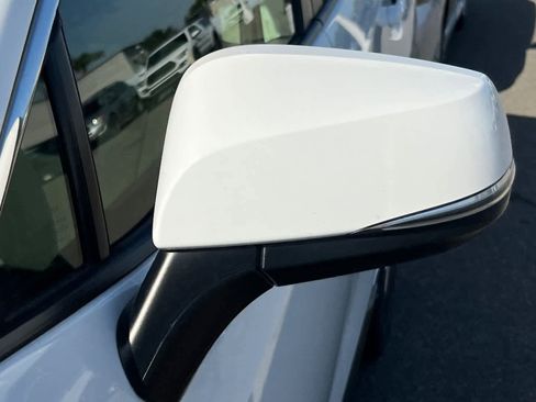 Used 2023 Toyota RAV4 LE AWD/4WD image 9
