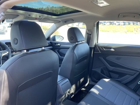 New 2026 Volkswagen Jetta SE FWD image 12