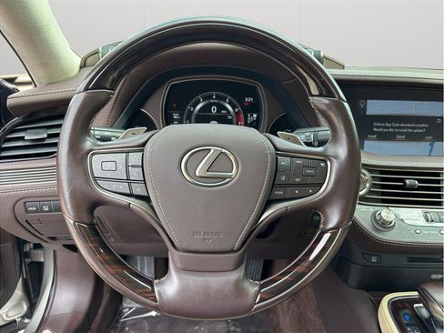 Used 2018 Lexus LS 500 w/ Luxury Package RWD image 27