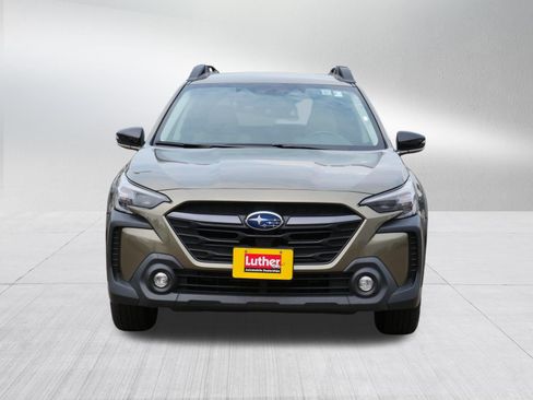 Used 2024 Subaru Outback Premium AWD/4WD image 2