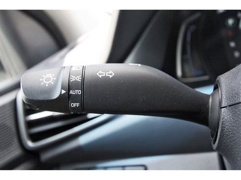 Used 2020 Hyundai Ioniq SE FWD image 20