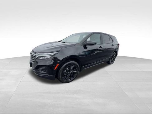 Used 2024 Chevrolet Equinox LS w/ LS Convenience Package AWD/4WD image 4