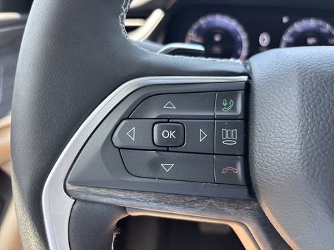 Used 2025 Jeep Grand Cherokee L Limited w/ Luxury Tech Group II AWD/4WD image 28
